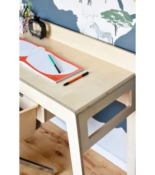 Bureau en bois FLEX Handy de NUKI en bois de bouleau naturel de couleur naturelle avec tiroir et cintres sur le côté