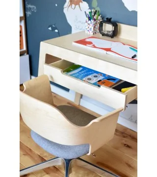 Bureau en bois FLEX Handy de NUKI en bois de bouleau naturel de couleur naturelle avec tiroir et cintres sur le côté