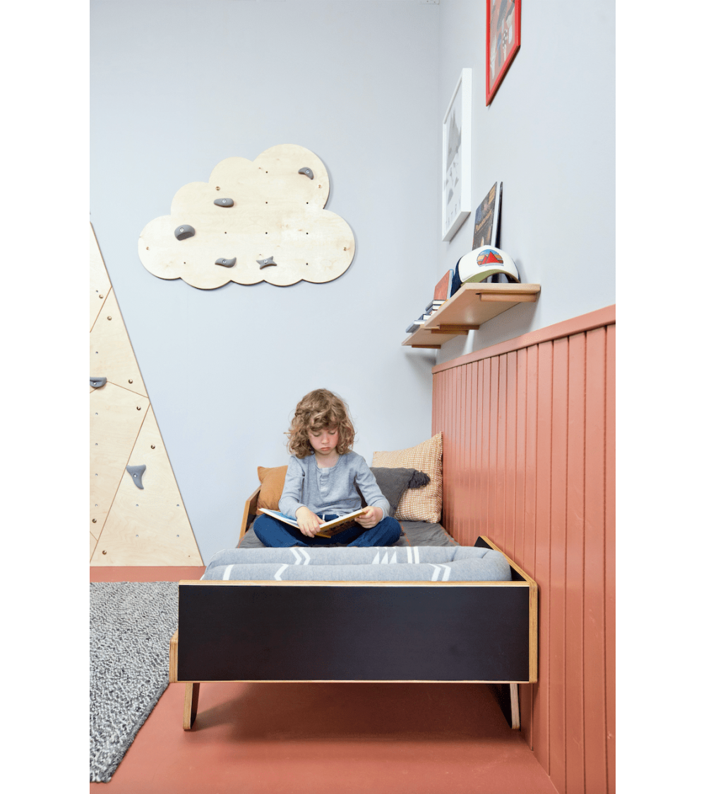 Children's NUKI modular climbing wall in a shape of cloud