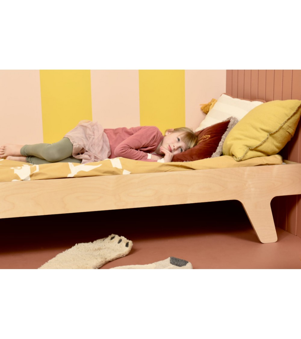 Wooden bed DREAM Light. Single bed in the Scandinavian style.