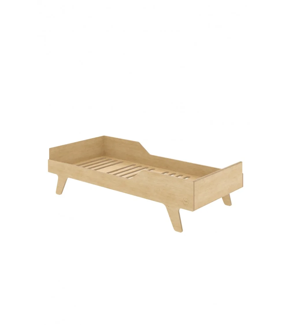 Einzelbett DREAM mit rechter Seite höher ist ein Holzbett, das im NUKI-Studio hergestellt wurde
